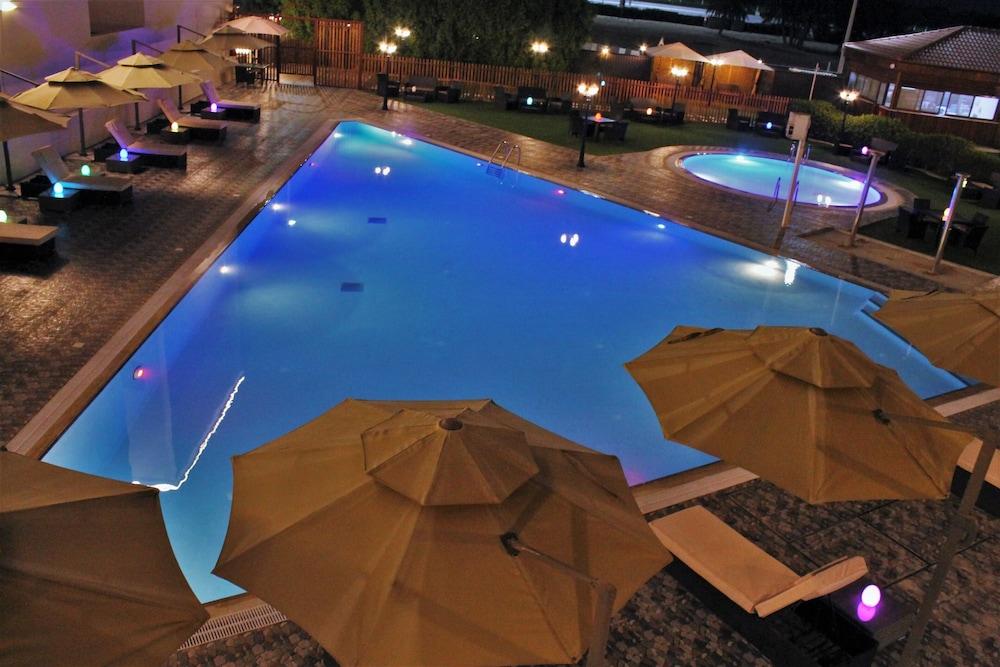 Villaggio Hotel Abu Dabi Exterior foto